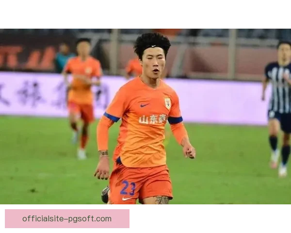 谢文能精彩破门助力中国队战胜澳大利亚引爆全场激情